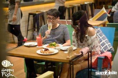 คืนวันศุกร์ ที่ร้าน แฮปปี้ ฟิช, เอเชีย ทีค เดอะ ริเวอร์ฟร้อนท์ — photo 24