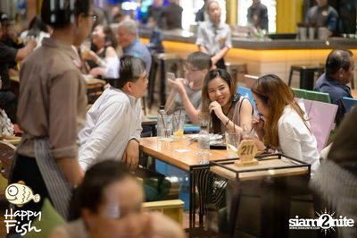 คืนวันศุกร์ ที่ร้าน แฮปปี้ ฟิช, เอเชีย ทีค เดอะ ริเวอร์ฟร้อนท์ — photo 40
