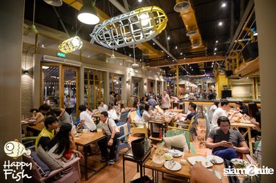 คืนวันศุกร์ ที่ร้าน แฮปปี้ ฟิช, เอเชีย ทีค เดอะ ริเวอร์ฟร้อนท์ — photo 41