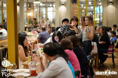 คืนวันศุกร์ ที่ร้าน แฮปปี้ ฟิช, เอเชีย ทีค เดอะ ริเวอร์ฟร้อนท์ — photo 54