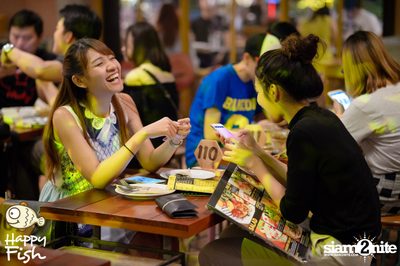 คืนวันศุกร์ ที่ร้าน แฮปปี้ ฟิช, เอเชีย ทีค เดอะ ริเวอร์ฟร้อนท์ — photo 56