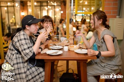 คืนวันศุกร์ ที่ร้าน แฮปปี้ ฟิช, เอเชีย ทีค เดอะ ริเวอร์ฟร้อนท์ — photo 62