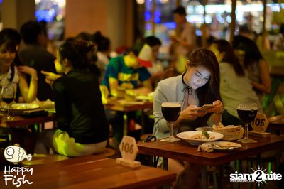 คืนวันศุกร์ ที่ร้าน แฮปปี้ ฟิช, เอเชีย ทีค เดอะ ริเวอร์ฟร้อนท์ — photo 67