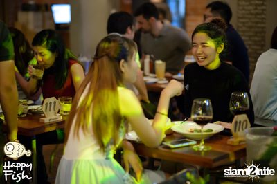 คืนวันศุกร์ ที่ร้าน แฮปปี้ ฟิช, เอเชีย ทีค เดอะ ริเวอร์ฟร้อนท์ — photo 80