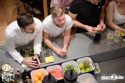 คืนวันศุกร์ ที่ร้าน แฮปปี้ ฟิช, เอเชีย ทีค เดอะ ริเวอร์ฟร้อนท์ — photo 82