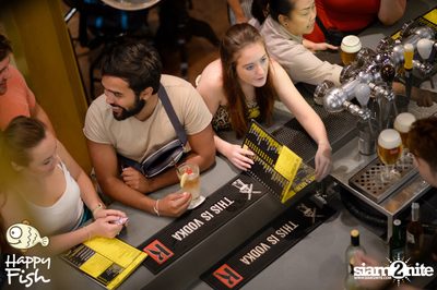 คืนวันศุกร์ ที่ร้าน แฮปปี้ ฟิช, เอเชีย ทีค เดอะ ริเวอร์ฟร้อนท์ — photo 83