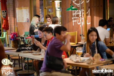 คืนวันศุกร์ ที่ร้าน แฮปปี้ ฟิช, เอเชีย ทีค เดอะ ริเวอร์ฟร้อนท์ — photo 92