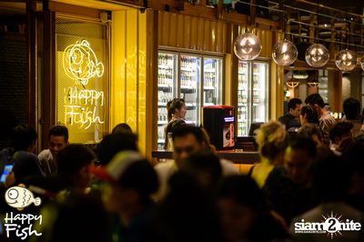 คืนวันศุกร์ ที่ร้าน แฮปปี้ ฟิช, เอเชีย ทีค เดอะ ริเวอร์ฟร้อนท์ — photo 96