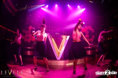 PIN UP ที่ เลเวลส์ — photo 43