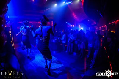 PIN UP ที่ เลเวลส์ — photo 44
