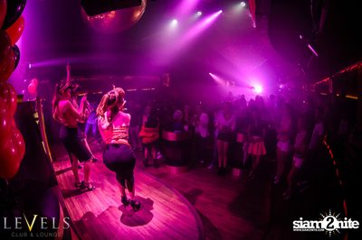 PIN UP ที่ เลเวลส์ — photo 45