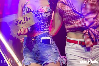 PIN UP ที่ เลเวลส์ — photo 111