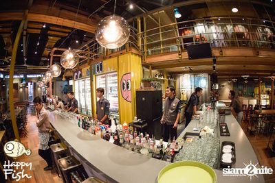 คืนวันศุกร์ ที่ร้าน แฮปปี้ ฟิช, เอเชีย ทีค เดอะ ริเวอร์ฟร้อนท์ — photo 6
