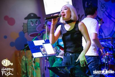 คืนวันศุกร์ ที่ร้าน แฮปปี้ ฟิช, เอเชีย ทีค เดอะ ริเวอร์ฟร้อนท์ — photo 47