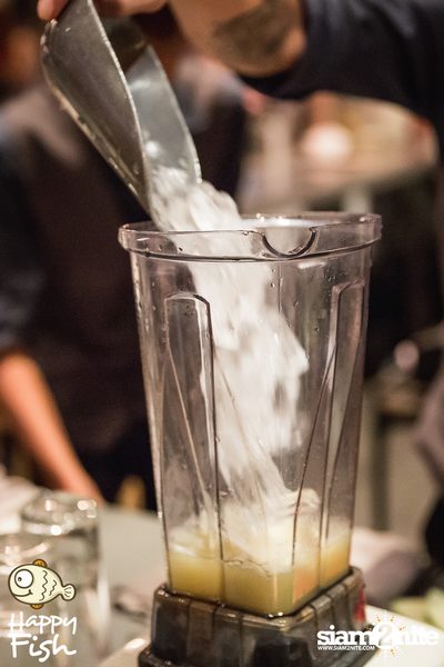 คืนวันศุกร์ ที่ร้าน แฮปปี้ ฟิช, เอเชีย ทีค เดอะ ริเวอร์ฟร้อนท์ — photo 60