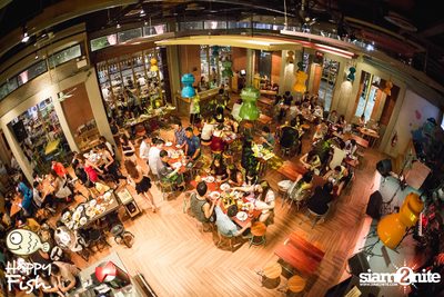 คืนวันศุกร์ ที่ร้าน แฮปปี้ ฟิช, เอเชีย ทีค เดอะ ริเวอร์ฟร้อนท์ — photo 64