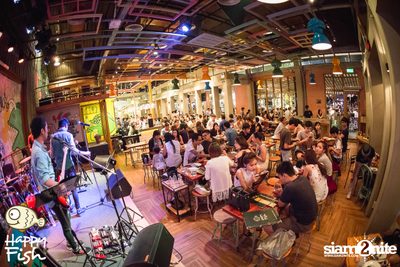 คืนวันศุกร์ ที่ร้าน แฮปปี้ ฟิช, เอเชีย ทีค เดอะ ริเวอร์ฟร้อนท์ — photo 67