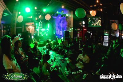 Chang Friend Day Friday at BottomsUp — photo 16