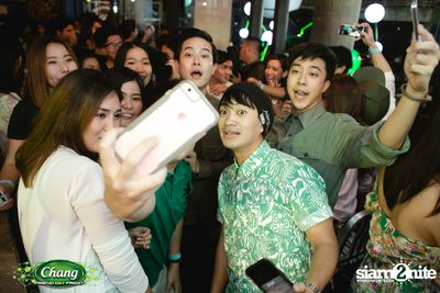 Chang Friend Day Friday at BottomsUp — photo 38