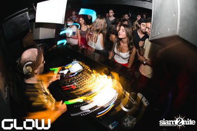 Berlin Beats welcomes Alan Ritchie (Pontoon Pulse, UK) at GLOW — photo 103