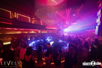 ปาร์ตี้คืนวันเสาร์ ที่ร้าน เลเวล คลับ, สุขุมวิท ซอย 11 — photo 8