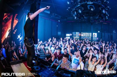 ปาร์ตี้คืนวันเสาร์ ที่ร้าน รูท ซิกตี้ซิก คลับ อาร์ซีเอ — photo 85