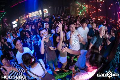 ปาร์ตี้คืนวันเสาร์ ที่ร้าน รูท ซิกตี้ซิก คลับ อาร์ซีเอ — photo 96