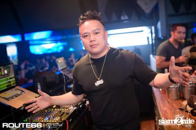 ปาร์ตี้คืนวันเสาร์ ที่ร้าน รูท ซิกตี้ซิก คลับ อาร์ซีเอ — photo 132