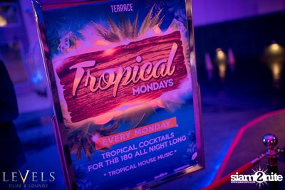 Tropical Mondays ที่ เลเวลส์ — photo 2