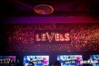 Tropical Mondays ที่ เลเวลส์ — photo 11