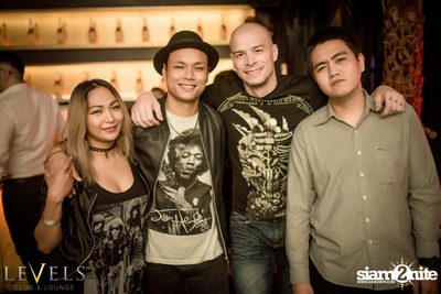 Tropical Mondays ที่ เลเวลส์ — photo 16