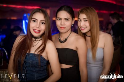 Tropical Mondays ที่ เลเวลส์ — photo 19