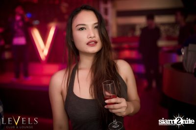 Tropical Mondays ที่ เลเวลส์ — photo 24