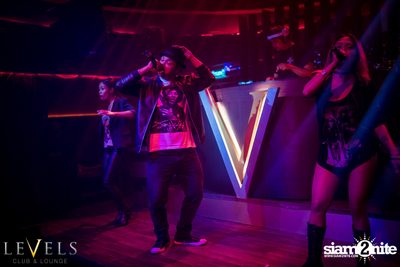 Tropical Mondays ที่ เลเวลส์ — photo 26