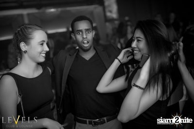 Tropical Mondays ที่ เลเวลส์ — photo 29