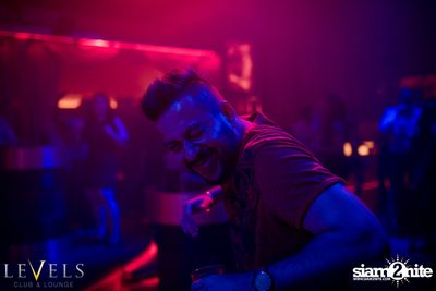 Tropical Mondays ที่ เลเวลส์ — photo 31