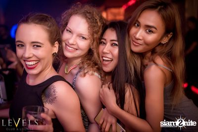 Tropical Mondays ที่ เลเวลส์ — photo 35