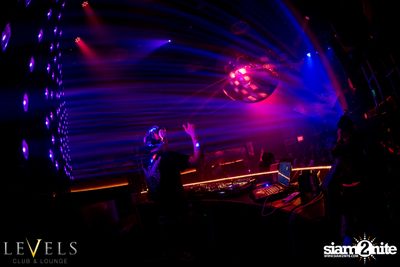Tropical Mondays ที่ เลเวลส์ — photo 43