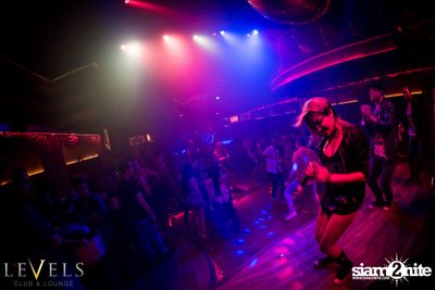Tropical Mondays ที่ เลเวลส์ — photo 45
