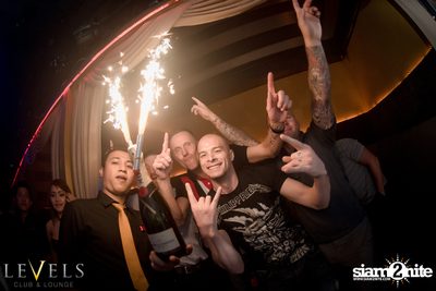 Tropical Mondays ที่ เลเวลส์ — photo 49