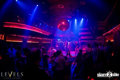 Tropical Mondays ที่ เลเวลส์ — photo 50