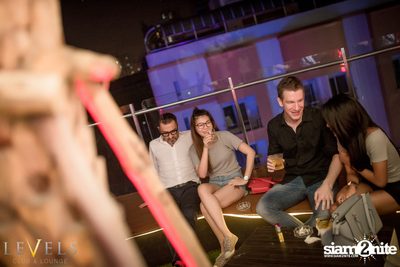 Tropical Mondays ที่ เลเวลส์ — photo 60