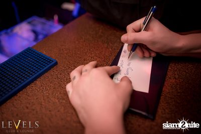 Tropical Mondays ที่ เลเวลส์ — photo 61