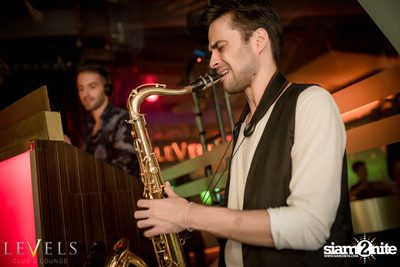 Tropical Mondays ที่ เลเวลส์ — photo 65