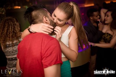 Tropical Mondays ที่ เลเวลส์ — photo 70