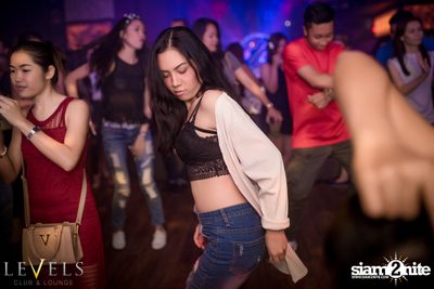 Tropical Mondays ที่ เลเวลส์ — photo 71
