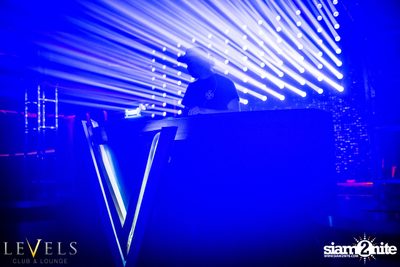 Tropical Mondays ที่ เลเวลส์ — photo 72