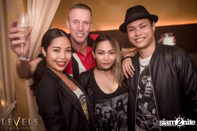 Tropical Mondays ที่ เลเวลส์ — photo 73