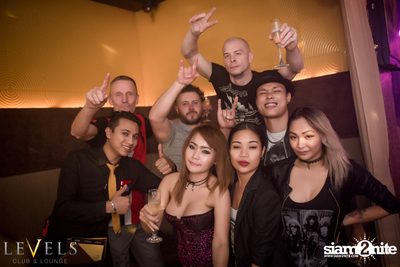 Tropical Mondays ที่ เลเวลส์ — photo 75