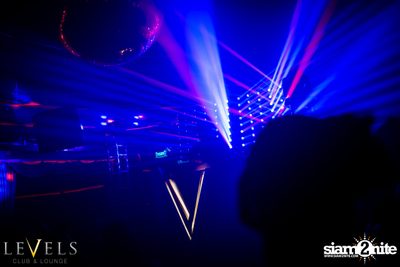Tropical Mondays ที่ เลเวลส์ — photo 76